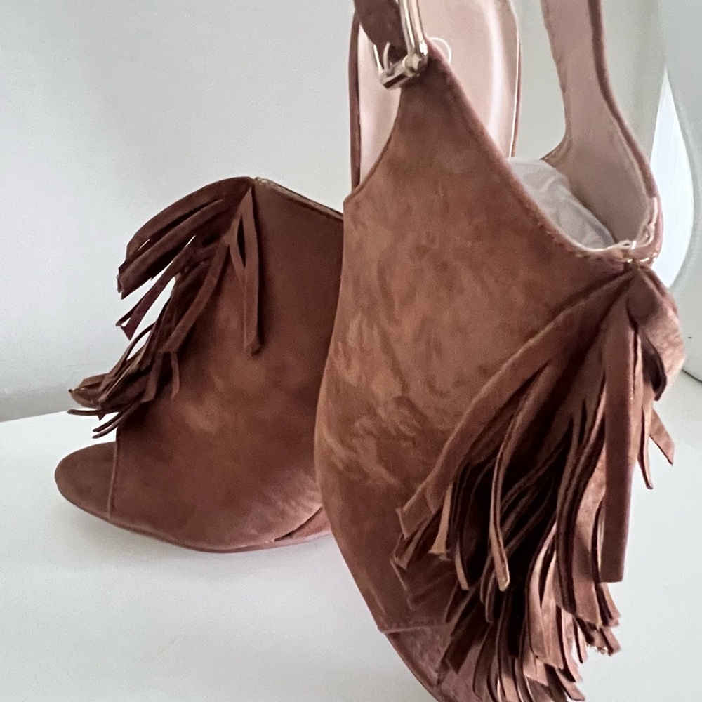 BRAND NEW Tan (light brown) Fringe Peep Toe Wedge.  SIZE 8